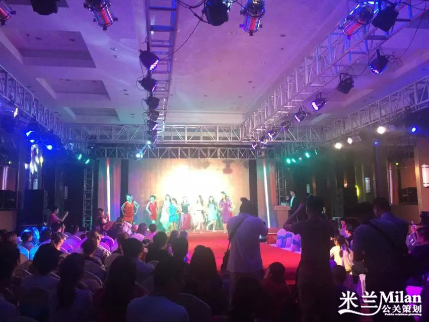 台州开业庆典策划,企业演出策划,活动策划,新品发布,开工奠基仪式,礼仪模特,舞台灯光音响LED显示屏出租,舞蹈杂技,年会策划,晚会策划,周年庆,酒会策划,歌手乐队