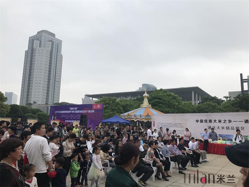 年会策划、演出策划、灯光音响出租、舞台出租.jpg